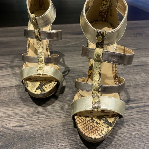 Size 6 Steve Madden Heels - Picture 5 of 5